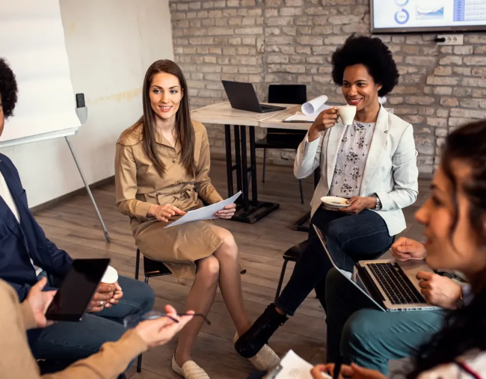 Pessoas em reunião de trabalho